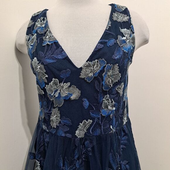 Carmen Marc Valvo Infusion Embroidered Floral Whimsygoth Party Dress Size 8 Navy - Picture 12 of 15